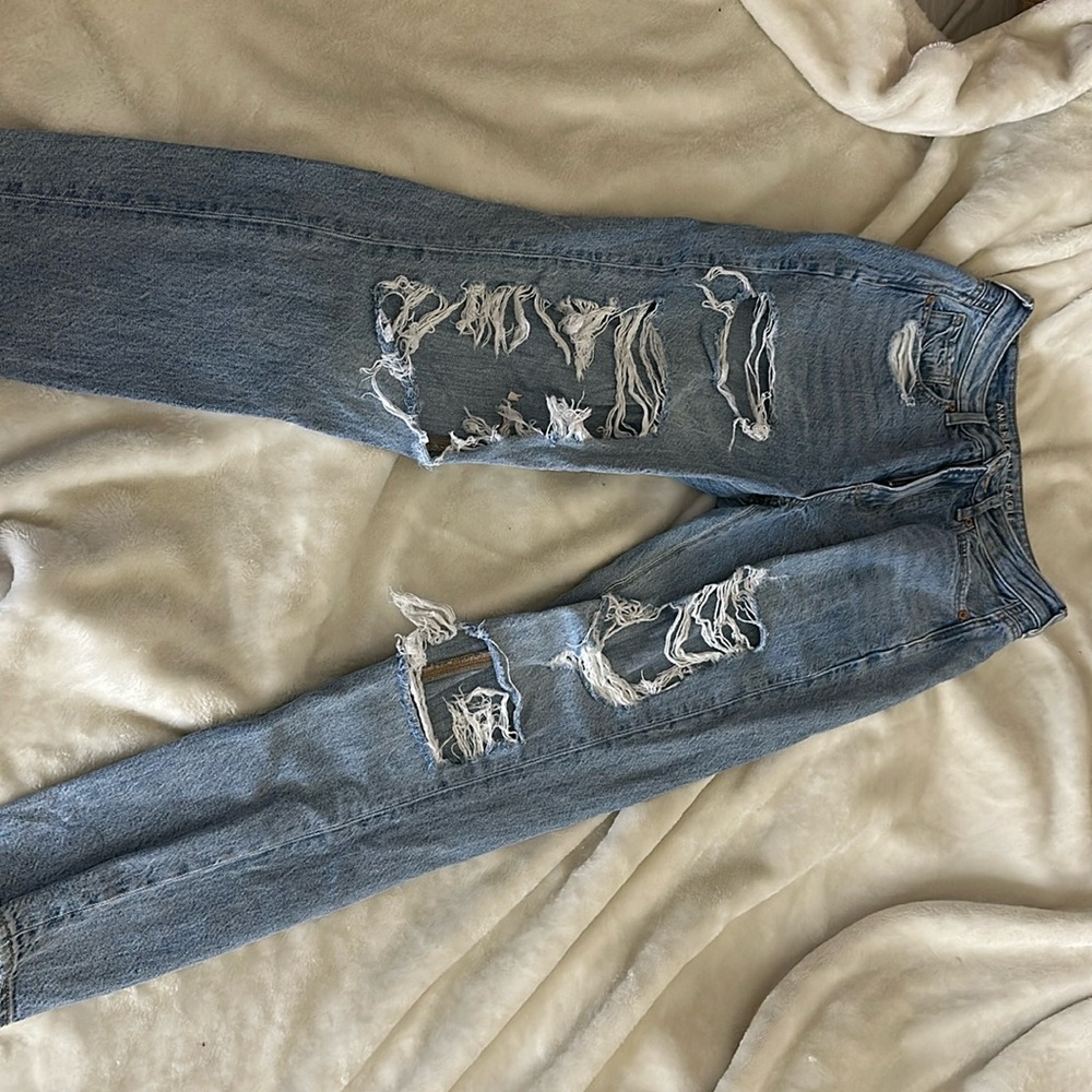 I am selling american eagle jeans!
